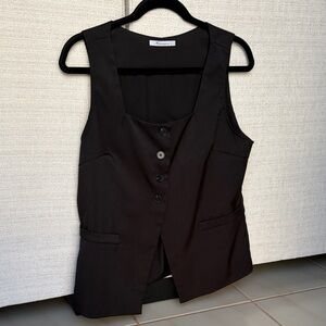 Elegant Black Sleeveless Top
